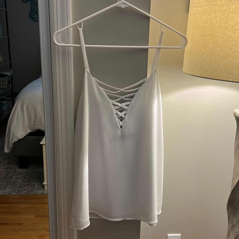 Medium tank top white size medium